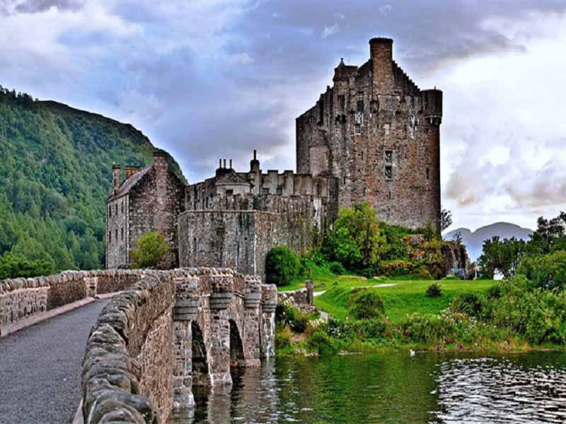 Thiết kế lâu đài Edinburgh - Scotland