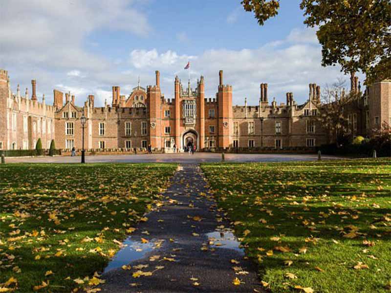 Lâu đài Hampton Court - Anh
